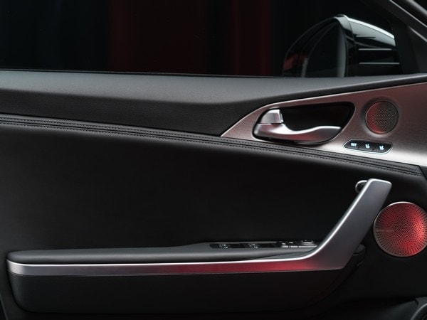 07-2018-kia-stinger-oem-1.jpg-1