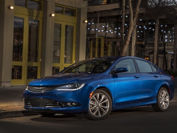 01-2016-chrysler-200-oem