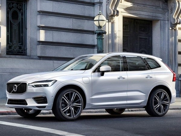 10-2018-volvo-xc60-t8-hybrid-1