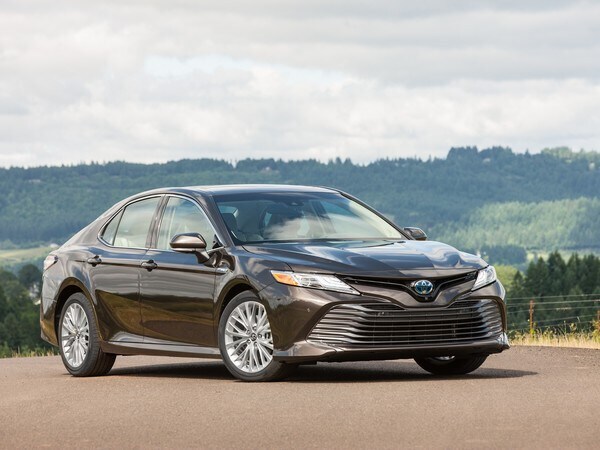 14-2018-Toyota-Camry-first-review-1