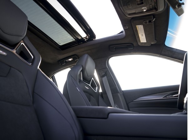 2018-Cadillac-CTS-V-GlacierMetallicEdition-003-1
