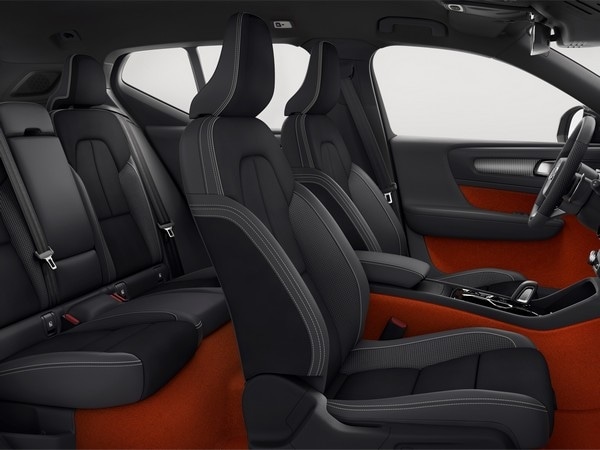 16-2019-volvo-xc40-oem-1