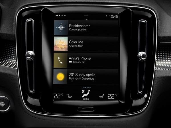 17-2019-volvo-xc40-oem-1
