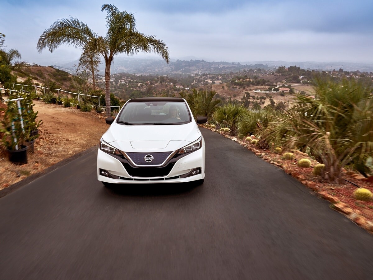 2018-nissan-leaf-06-1