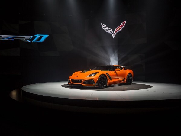 01-2019-chevrolet-corvette-ZR1-oem
