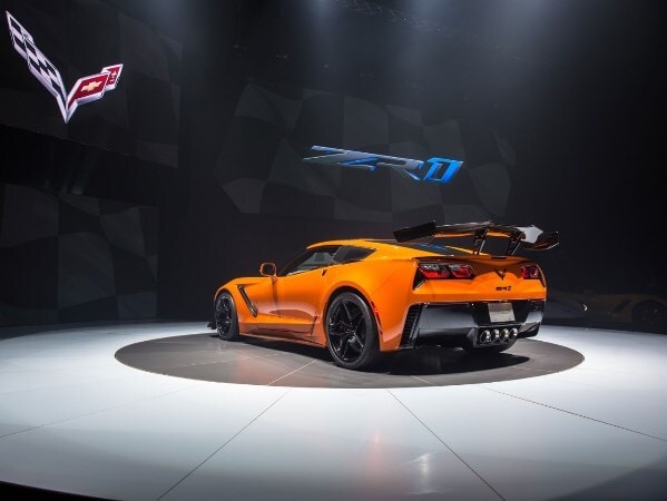 02-2019-chevrolet-corvette-ZR1-oem