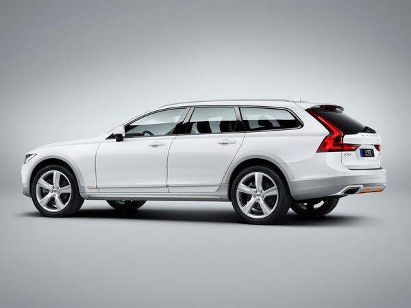 03-2018-volvo-v90-cross-ocean-oem-1