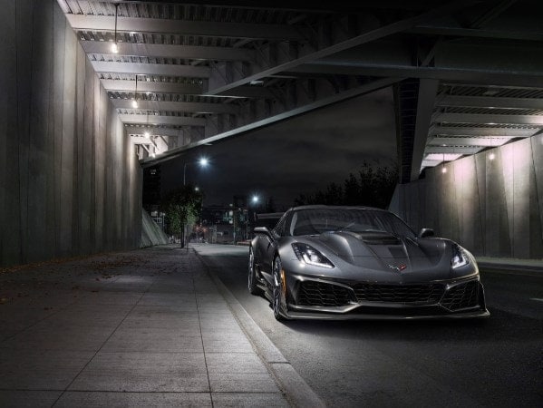 05-2019-chevrolet-corvette-ZR1-oem-1