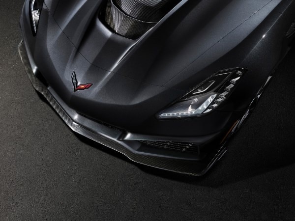 08-2019-chevrolet-corvette-ZR1-oem-1