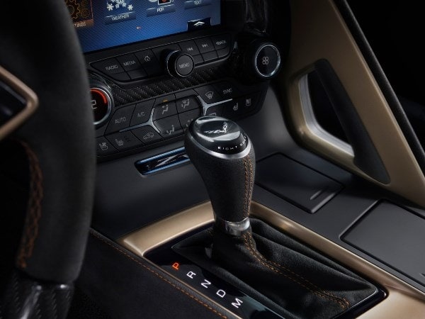 10-2019-chevrolet-corvette-ZR1-oem-1