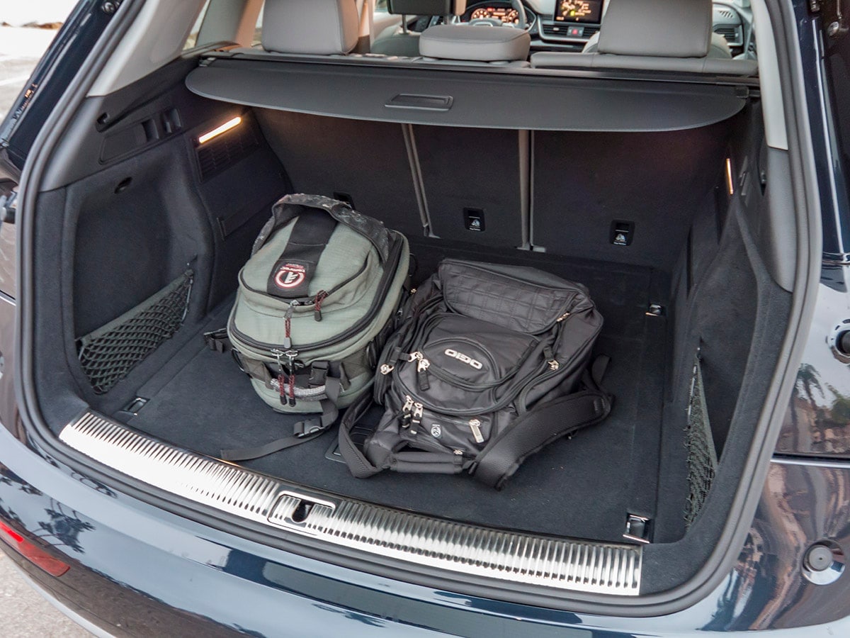 27-2018-Audi-Q5-Cargo-KBB-1