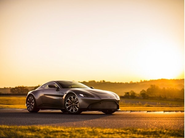 28a-2019-aston-martin-vantage-tungsten-1