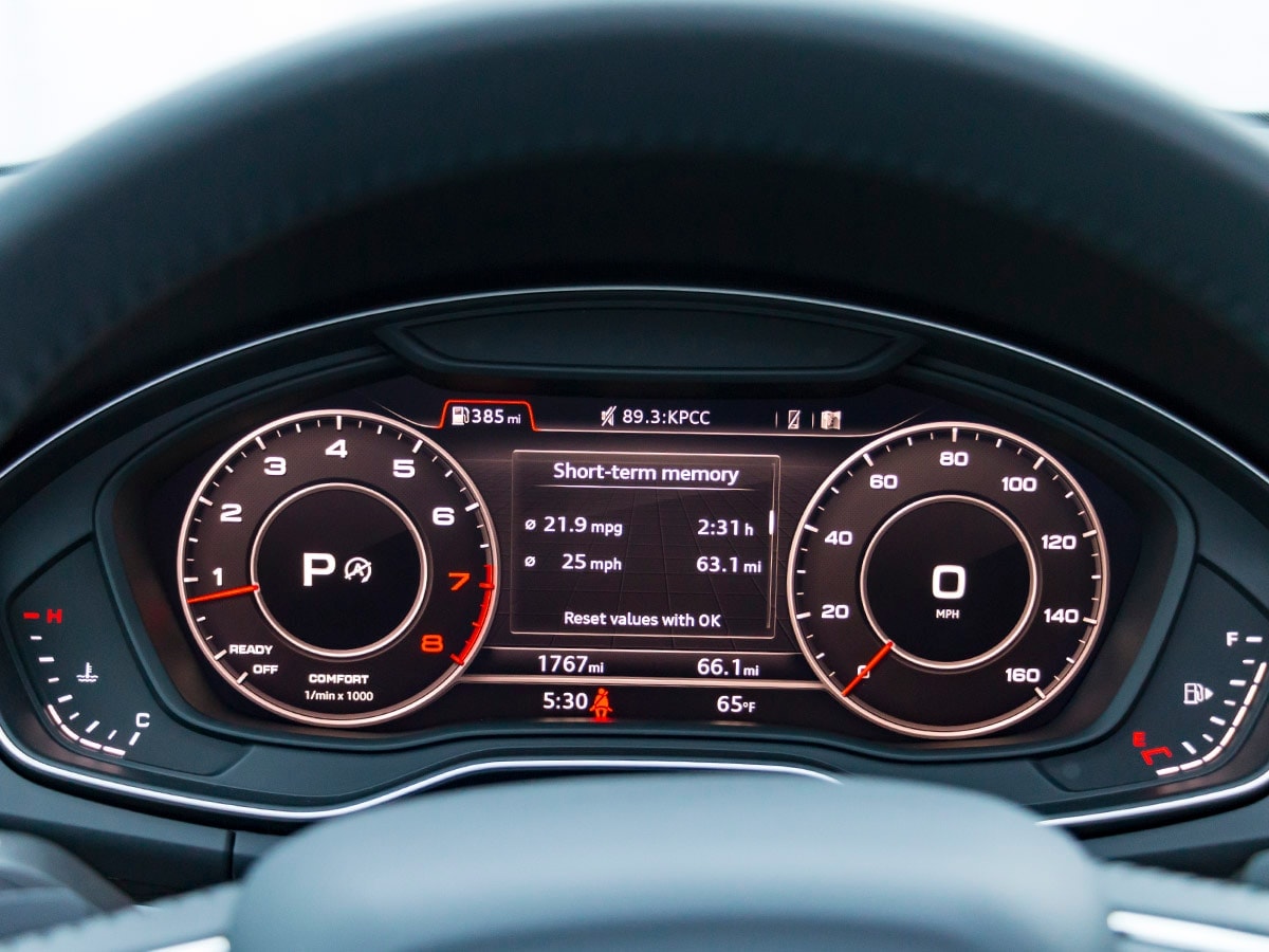 34-2018-Audi-Q5-Interior-KBB-1
