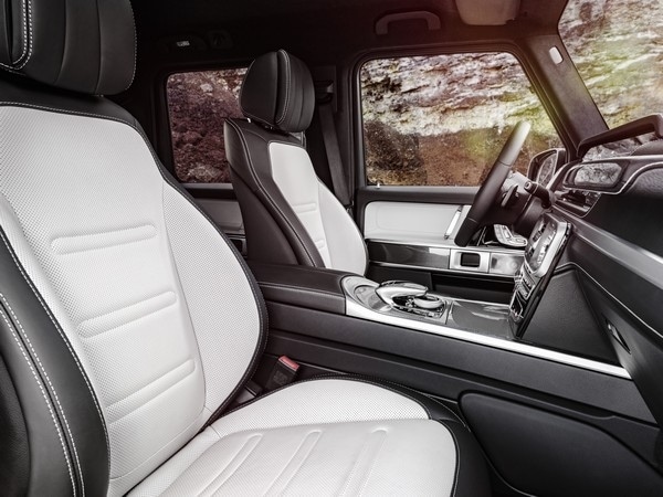 03-2019-mercedes-benz-g-class-interior-oem-1