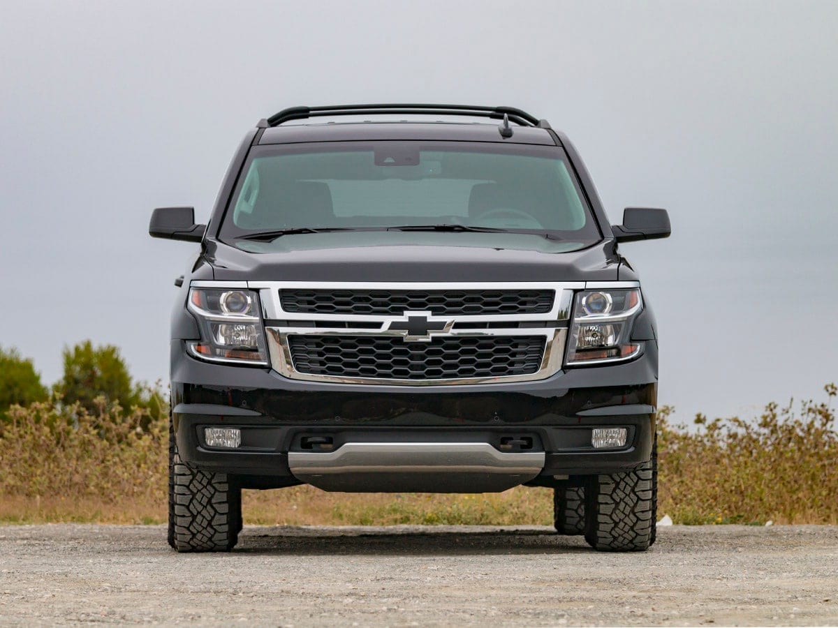 04-2017-Chevrolet-Tahoe-Z71-Exterior-KBB-1