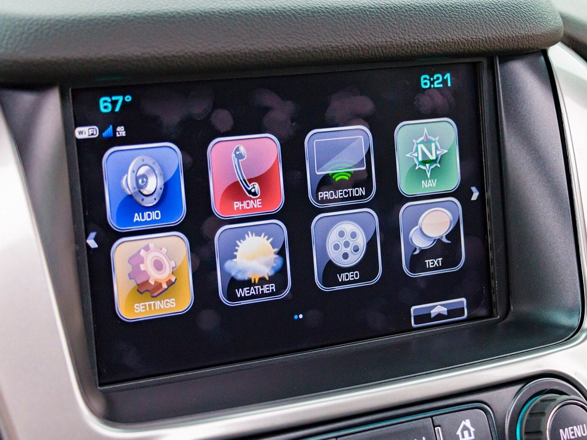 40-2017-Chevrolet-Tahoe-Z71-Interior-KBB-1