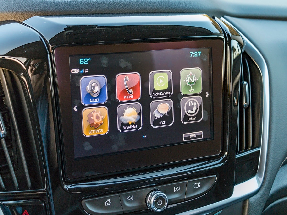 41-2018-Chevrolet-Traverse-Interior-KBB