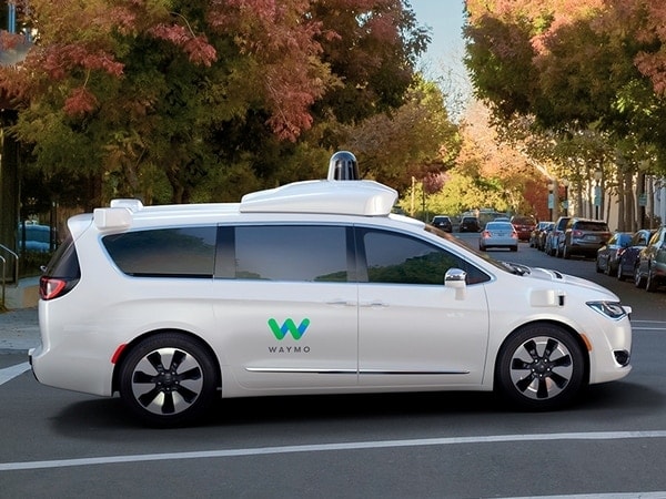 02-waymo-autonomous-chrysler-pacifica-hybrid-1