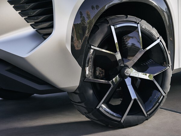 10-nissan-xmotion-concept-1