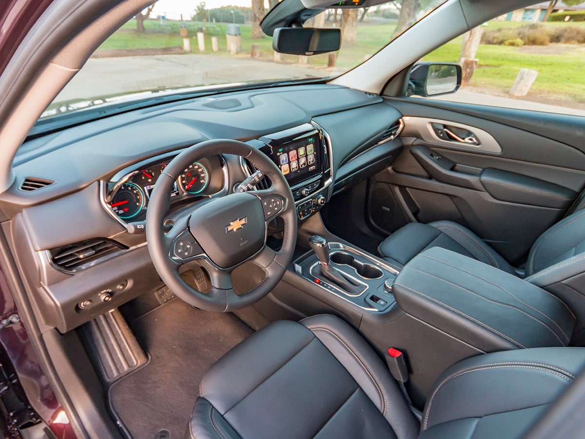 32-2018-Chevrolet-Traverse-Interior-KBB