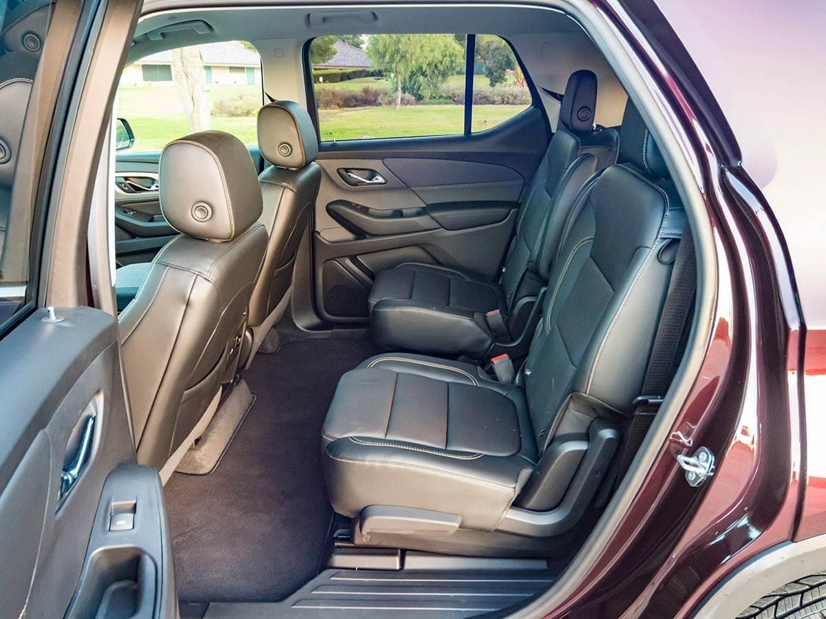 52-2018-Chevrolet-Traverse-Interior-KBB