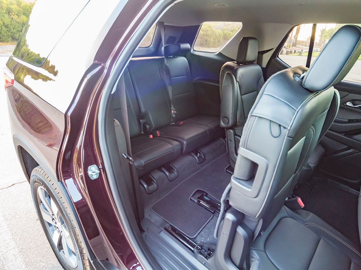 59-2018-Chevrolet-Traverse-Interior-KBB