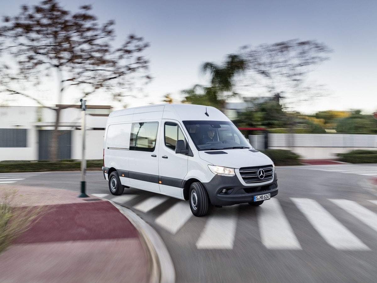 02-2019-mercedes-benz-sprinter-oem-1