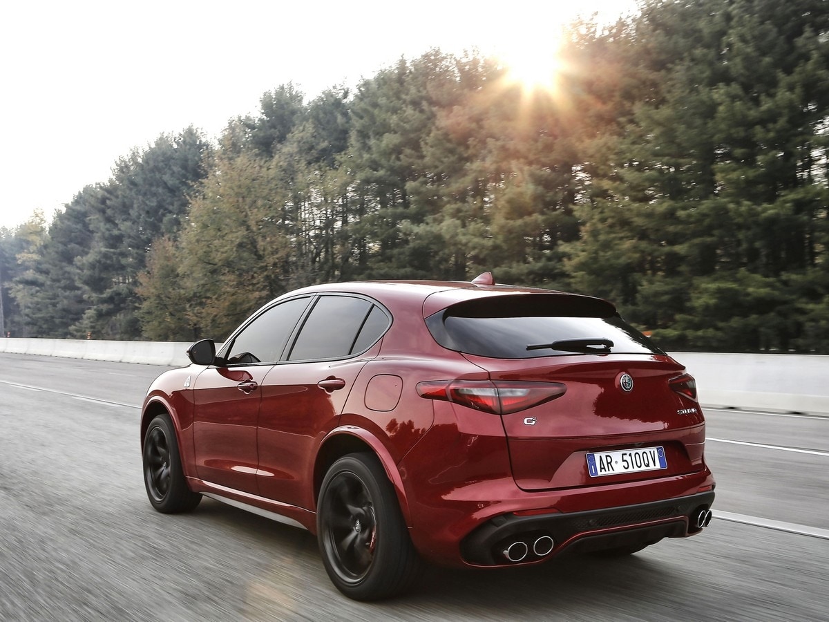 03-2018-alfa-romeo-stelvio-quadrifoglio-oem-2