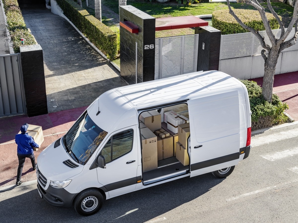 04-2019-mercedes-benz-sprinter-oem-1