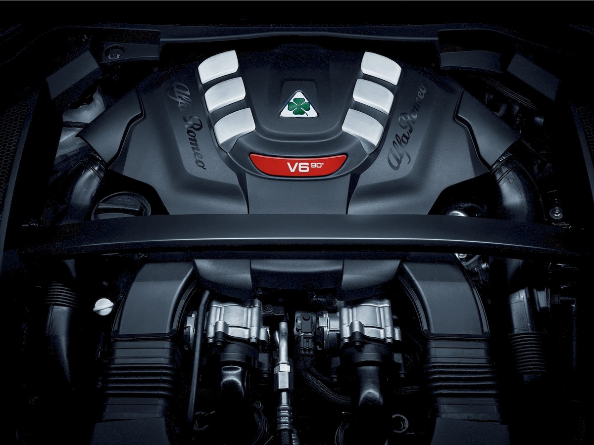 07-2018-alfa-romeo-stelvio-quadrifoglio-oem-2