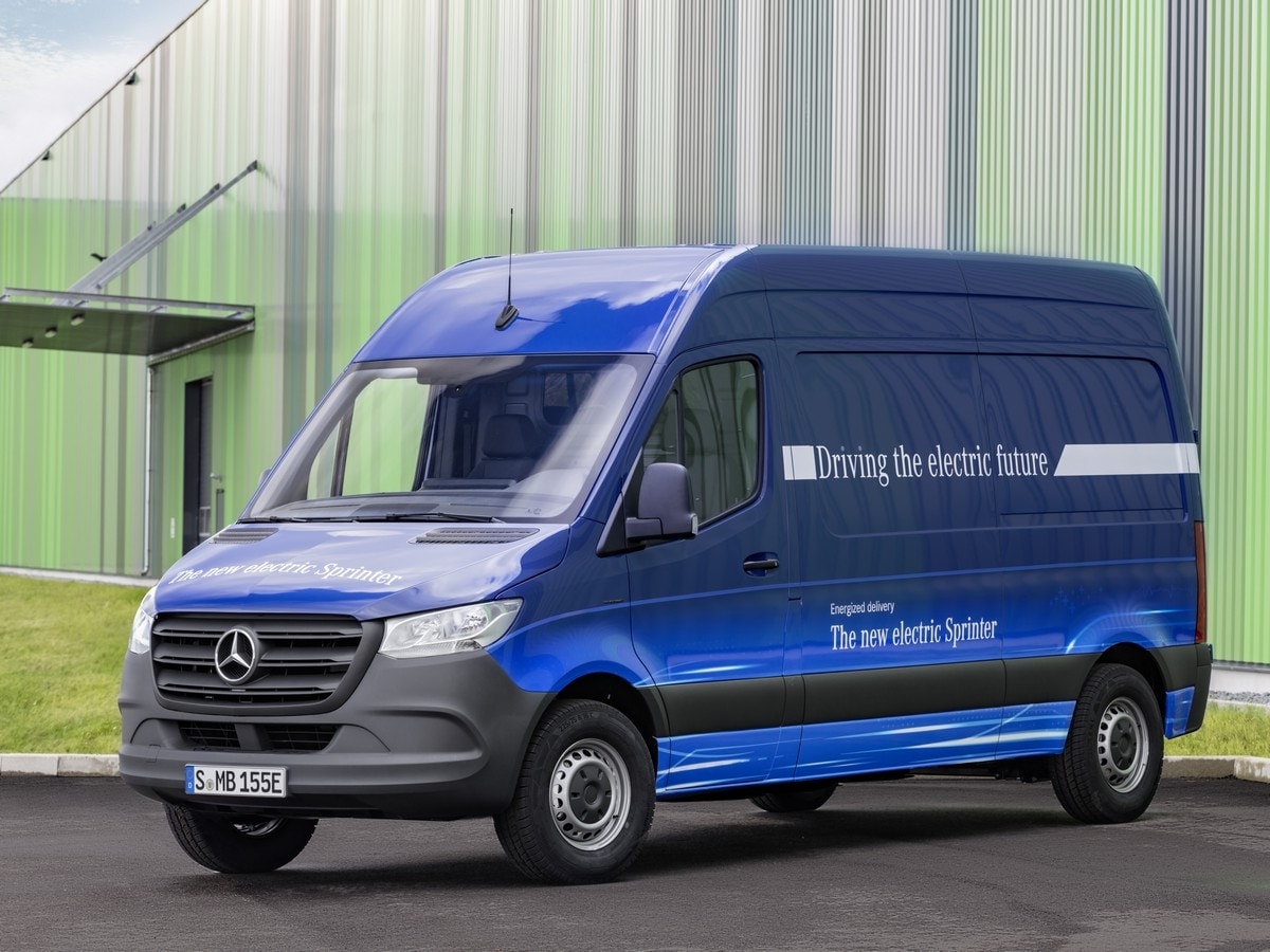 10-2019-mercedes-benz-sprinter-oem-1