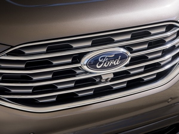 16-2019-ford-edge-titanium-elite-oem-1