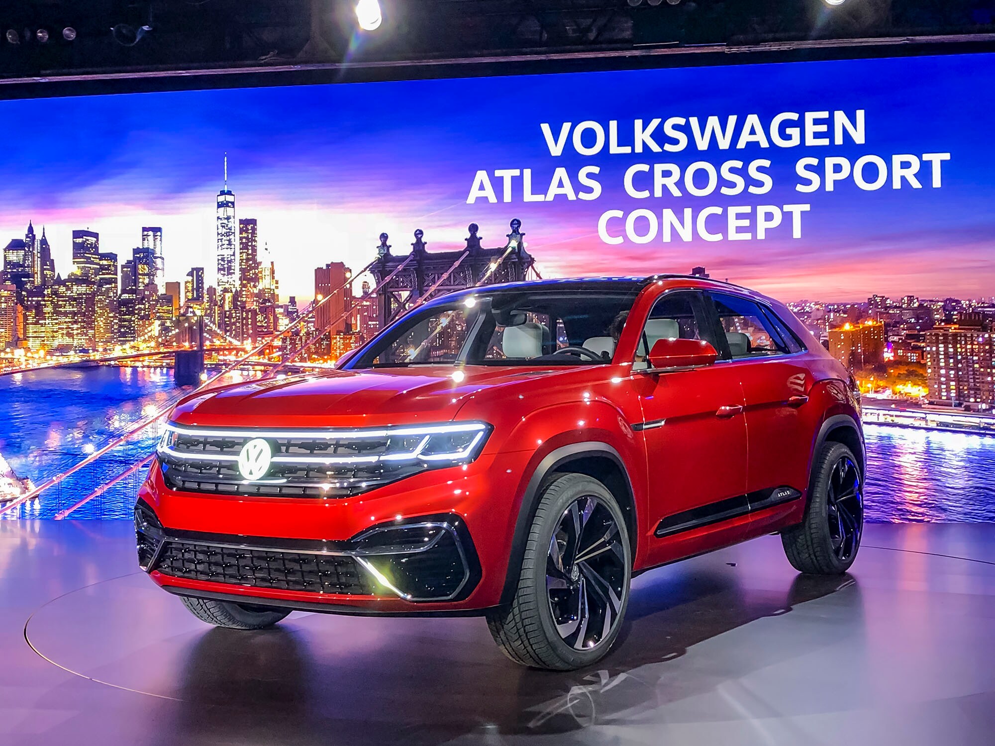 01-Volkswagen-Atlas-Sport-Cross-Concept-NYIAS-KBB-2