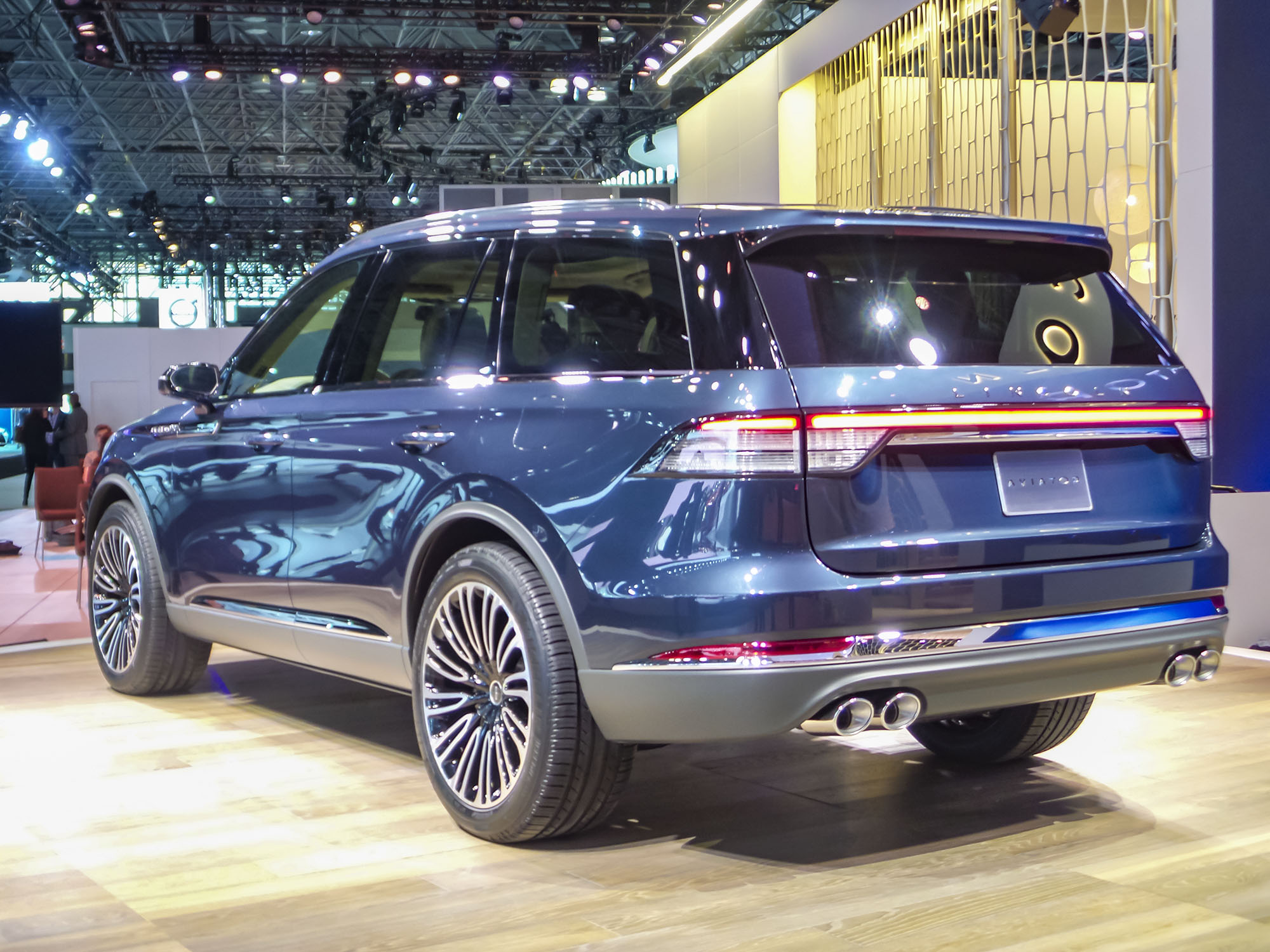 02-2019-Lincoln-Aviator-NYIAS-KBB-1