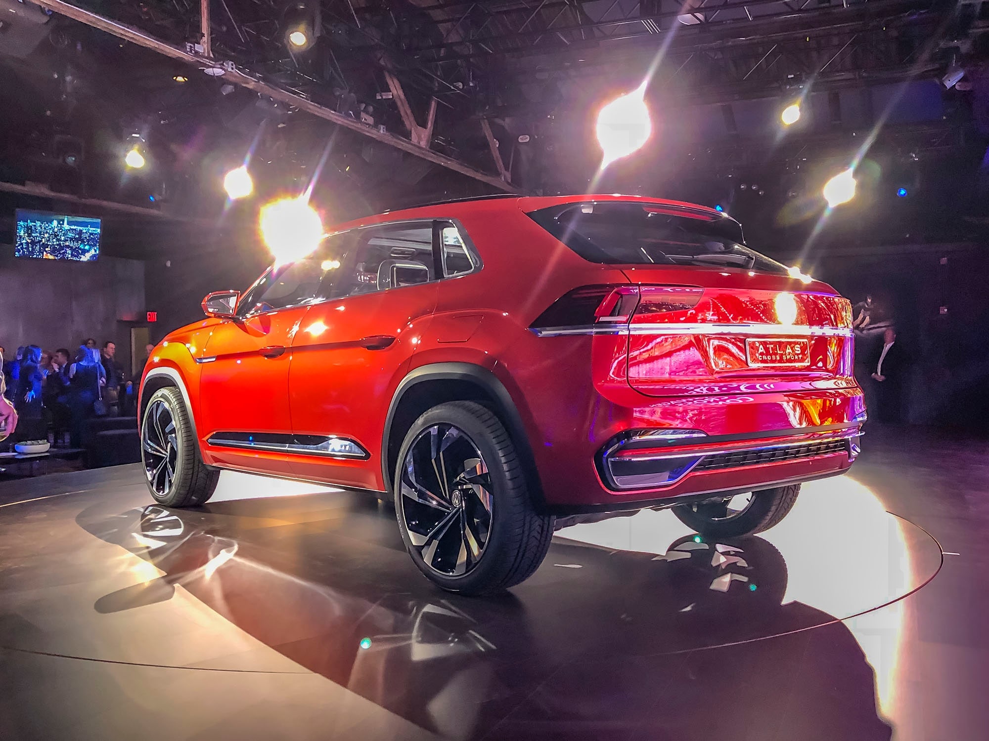 02-Volkswagen-Atlas-Sport-Cross-Concept-NYIAS-KBB-1