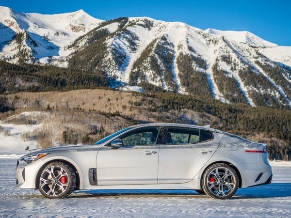 04-2018-Kia-Stinger-all-wheel-drive-2