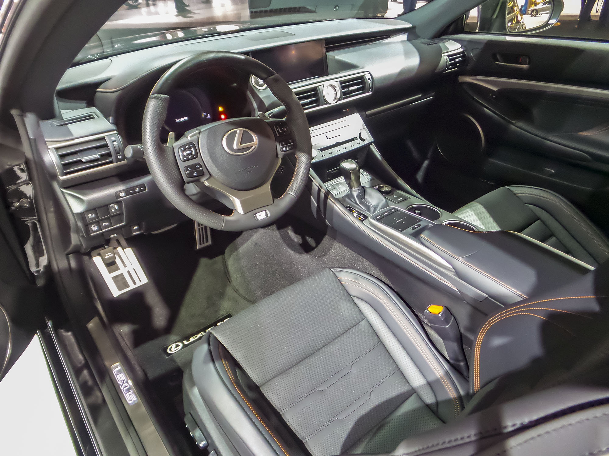 04-2019-Lexus-RC-300-Black-NYIAS-KBB-1