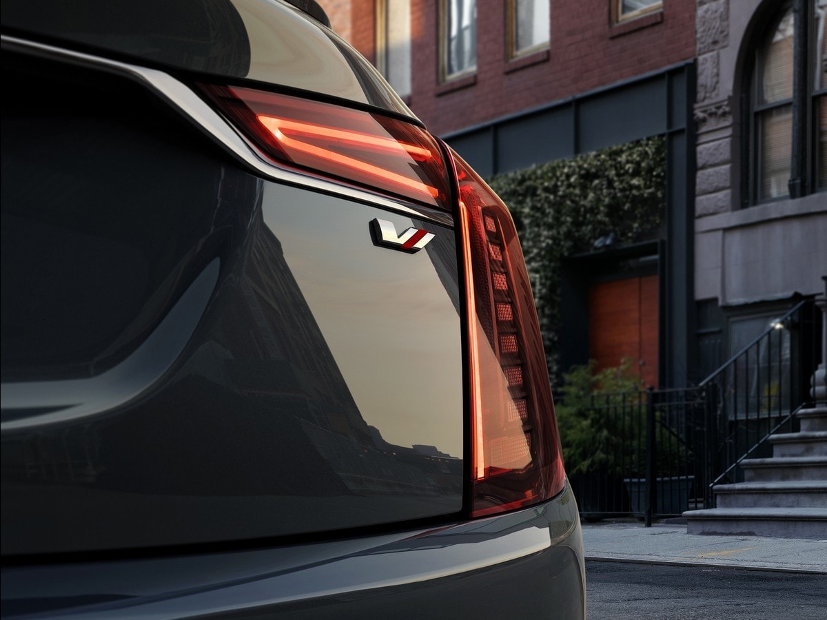 04-2019-cadillac-ct6-v-sport-oem-2