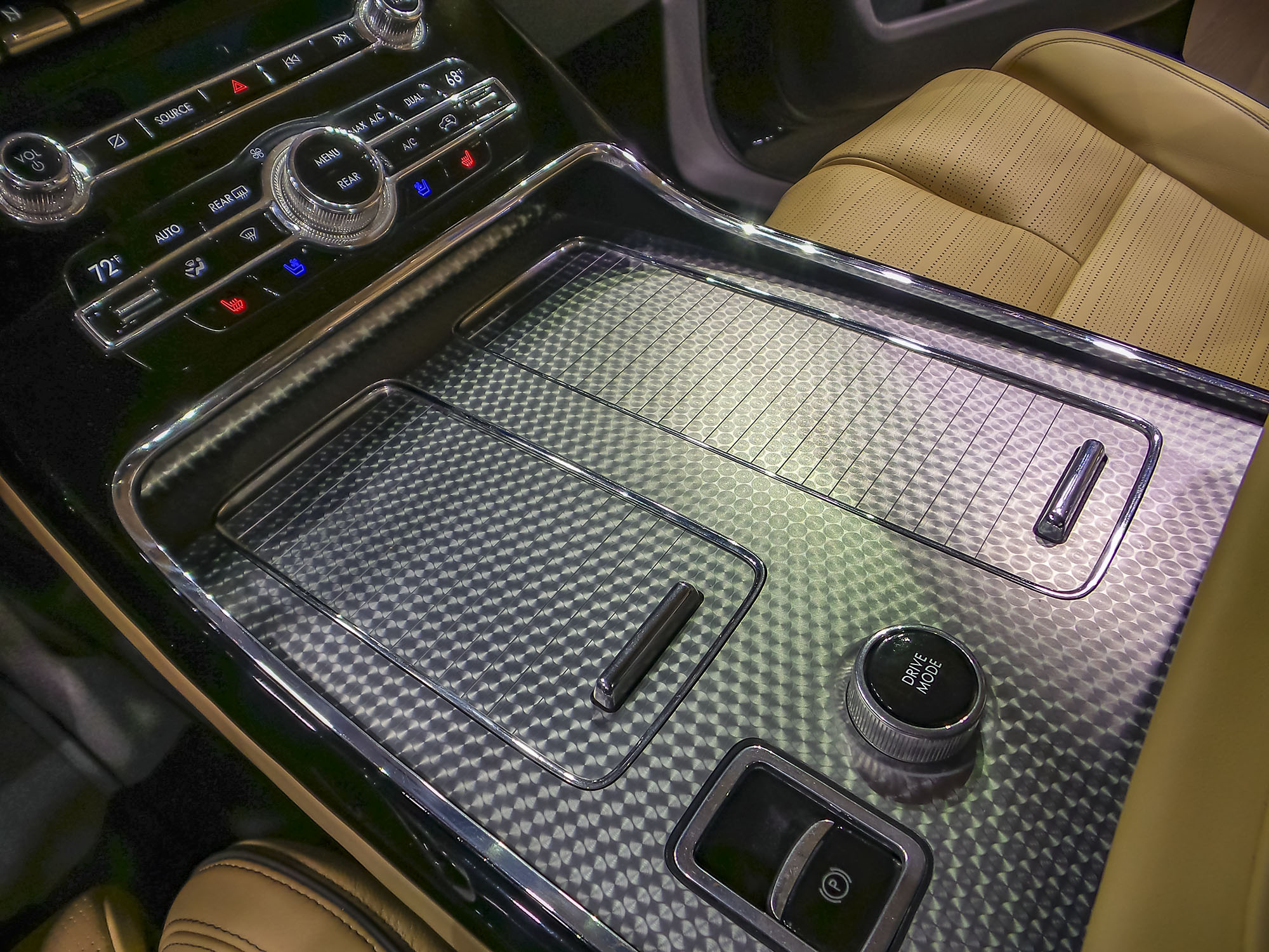 07-2019-Lincoln-Aviator-NYIAS-KBB-1