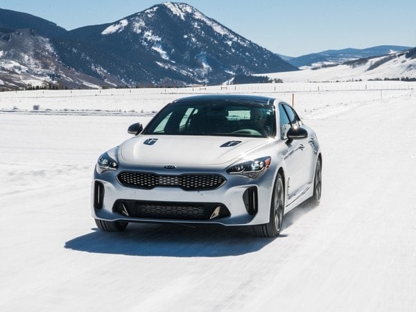 10-2018-Kia-Stinger-all-wheel-drive-2