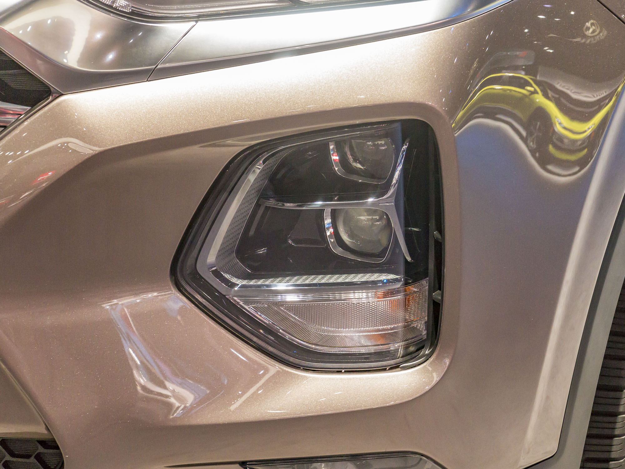 04-2019-Hyundai-Santa-Fe-NYIAS-KBB-1