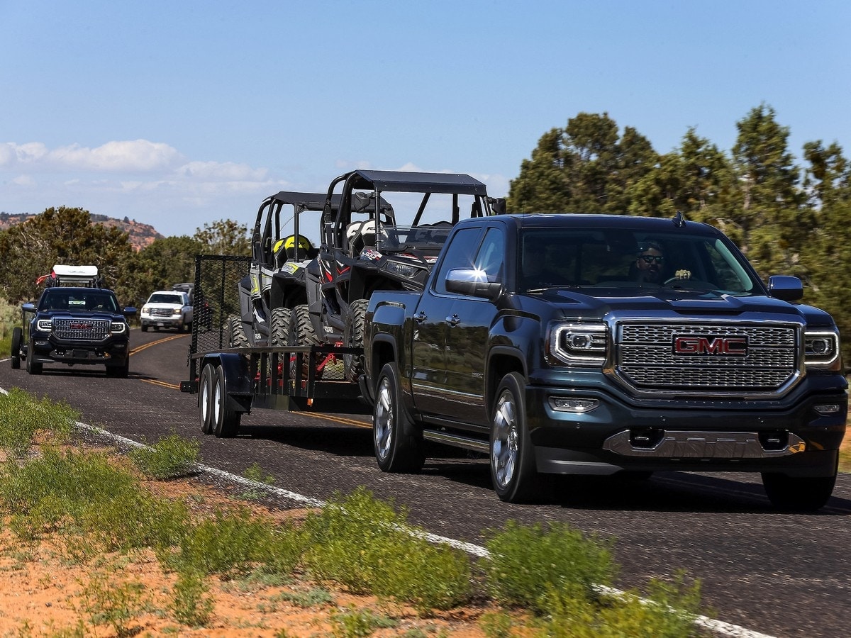 10-2018-gmc-sierra-denali-tow-like-a-pro-1