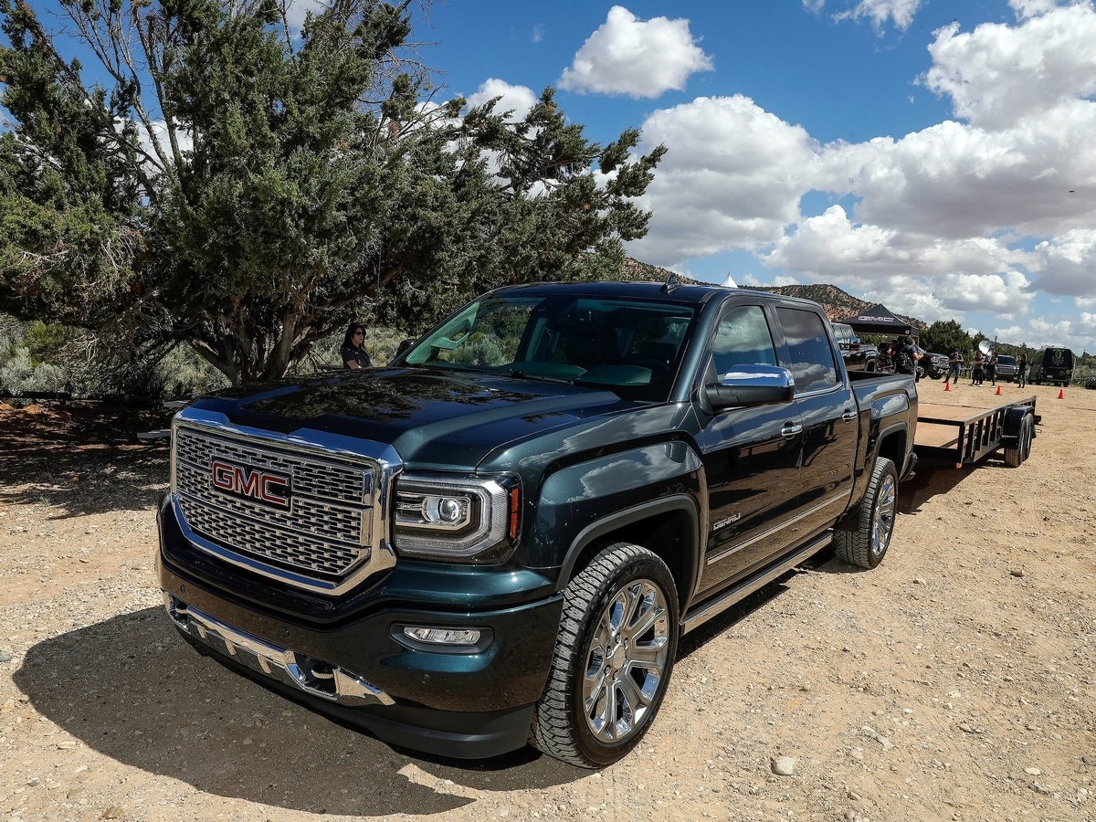 12-2018-gmc-sierra-denali-tow-like-a-pro-1