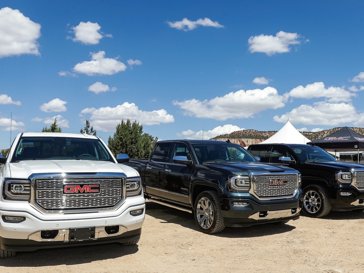 14-2018-gmc-sierra-denali-tow-like-a-pro-1