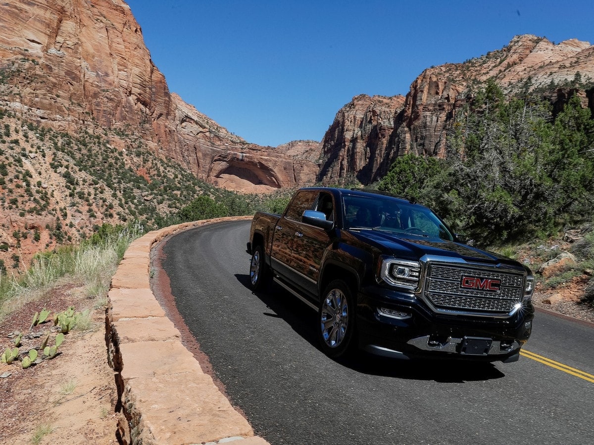 19-2018-gmc-sierra-denali-tow-like-a-pro-1