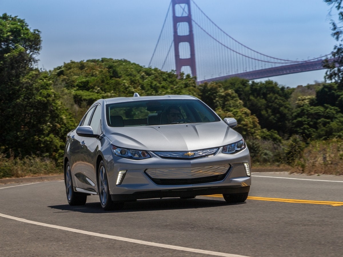 01-2019-chevrolet-volt-oem-1