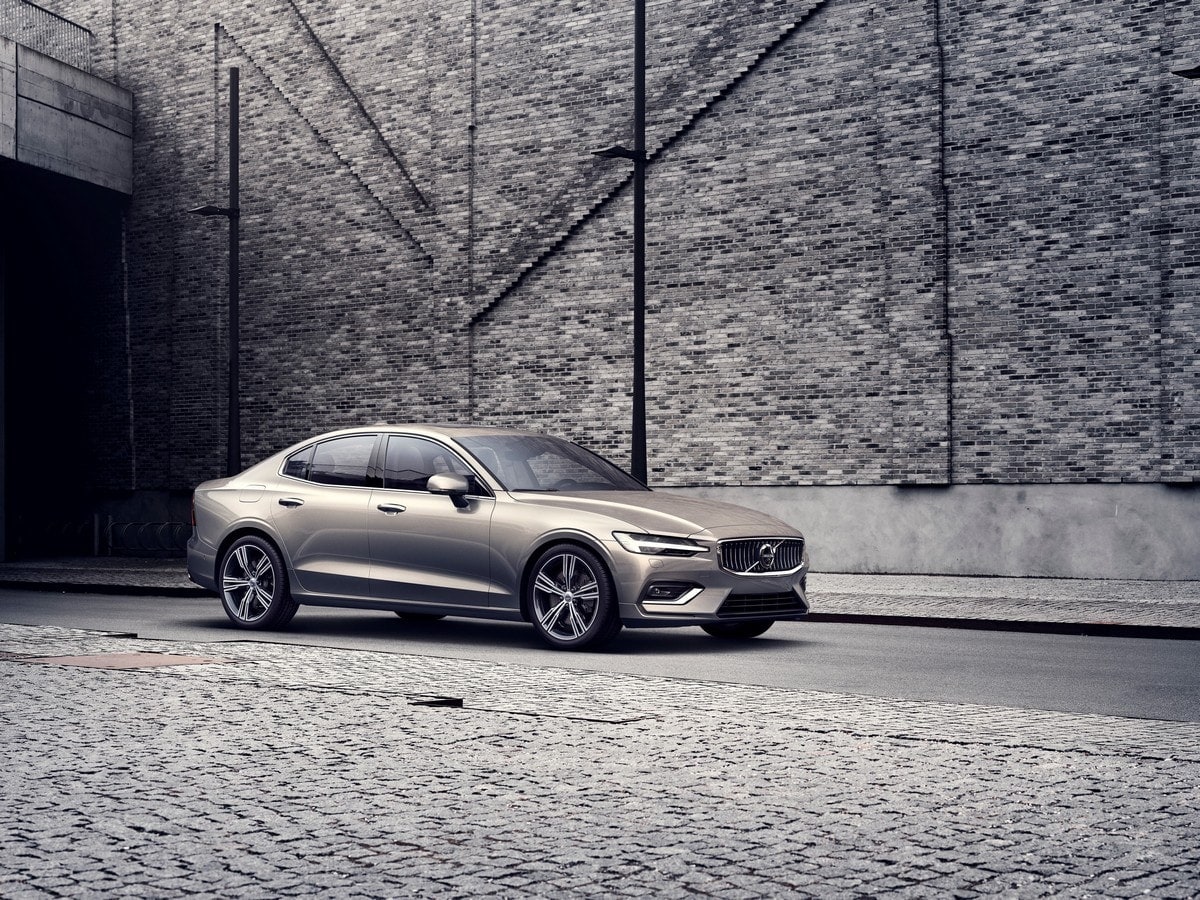 04-2019-volvo-s60-sedan-oem-1