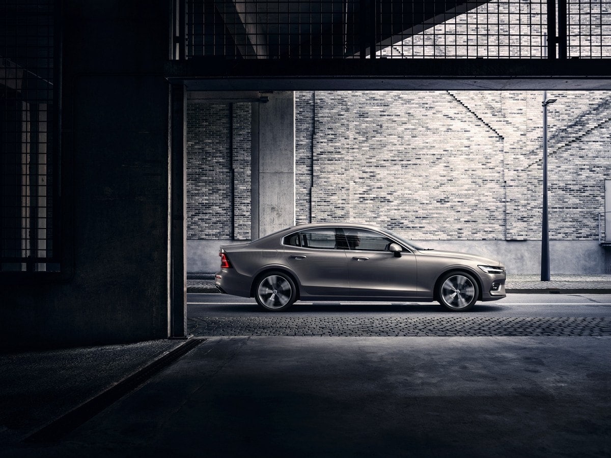 05-2019-volvo-s60-sedan-oem-1