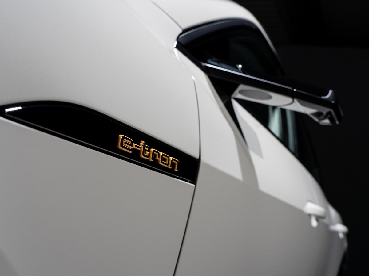 04-2019-audi-e-tron-oem-2
