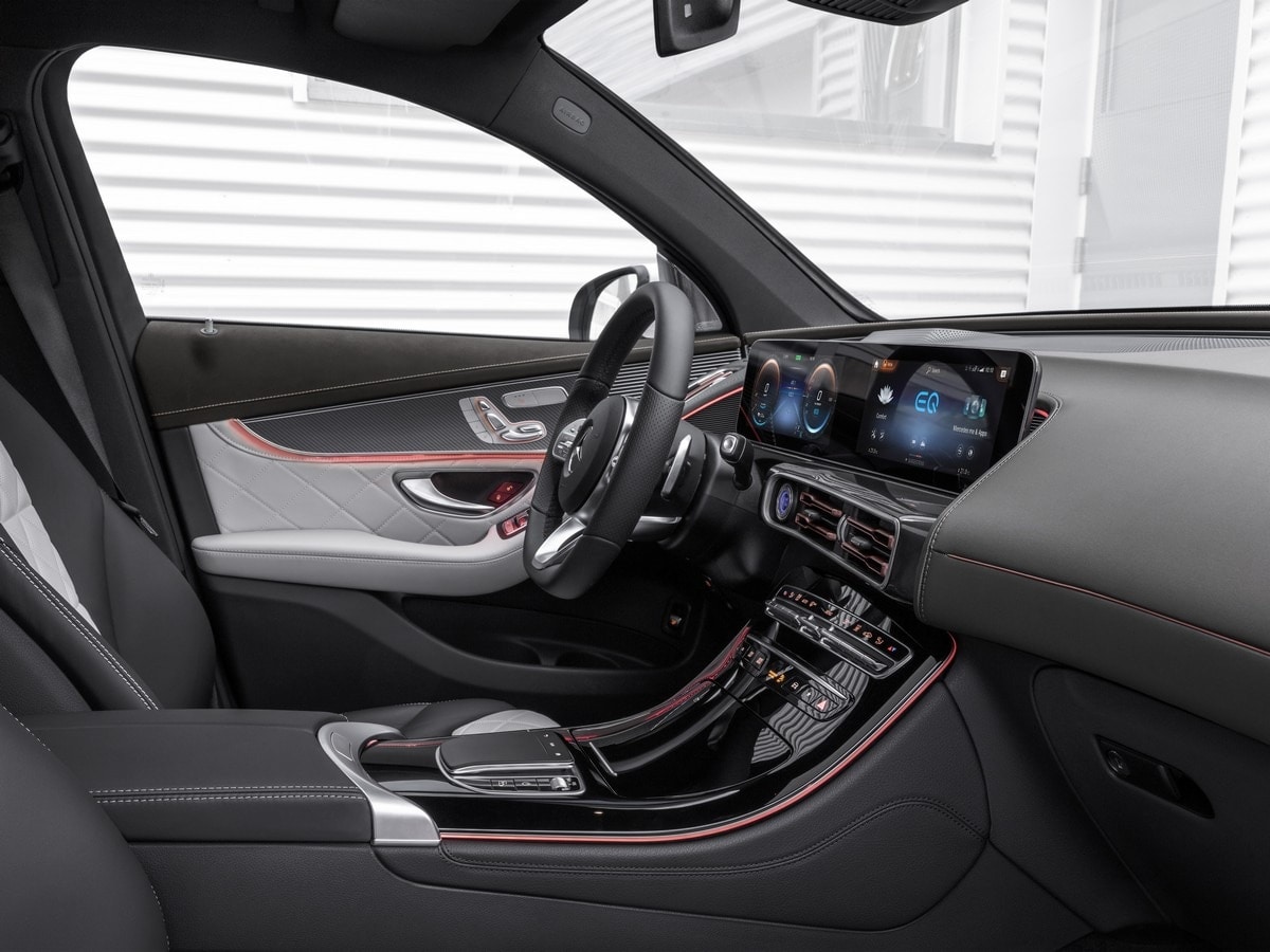11-2020-mercedes-benz-eqc-oem-1